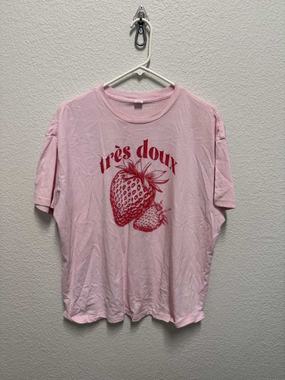 Pink 'Très Doux' Strawberry Graphic Tee